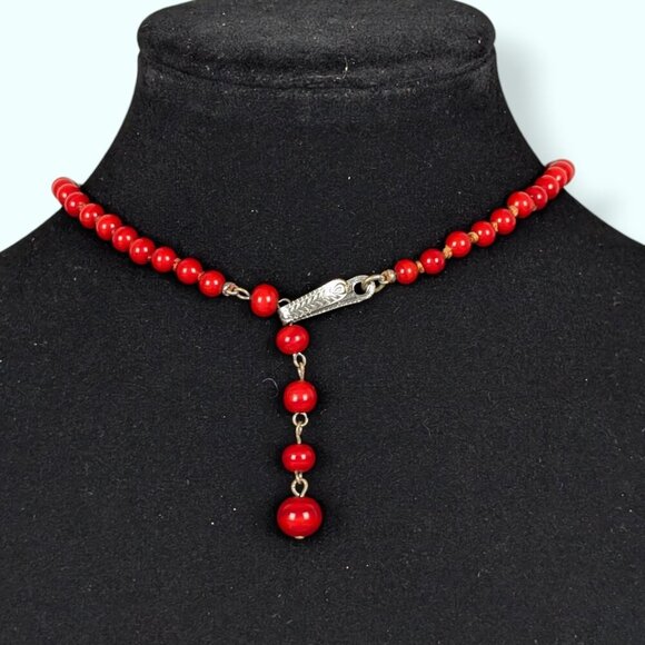 V. Knotted Red Glass Choker Necklace - Picture 5 of 6
